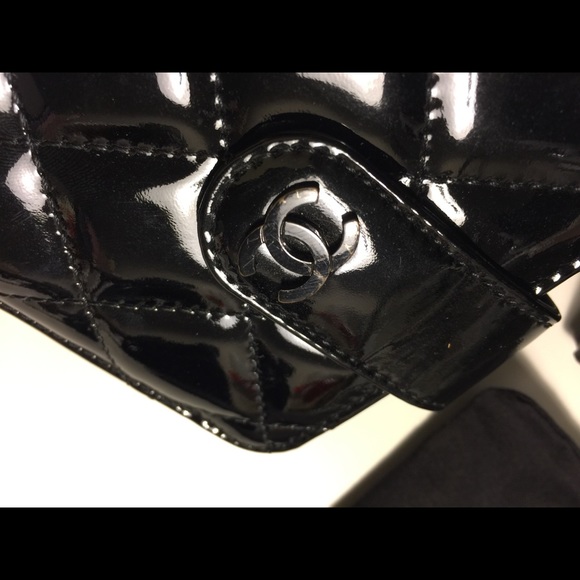 Chanel phone case - black patent - Picture 2 of 5